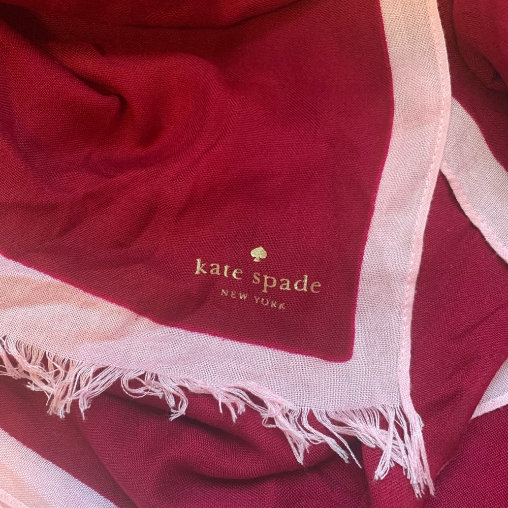 ⭐️ Kate Spade New York Apple Scarf ⭐️ - Picture 4 of 7